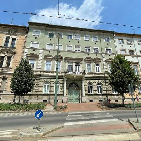 Fullmoon Apartments 1 Σέγκεντ Εξωτερικό φωτογραφία