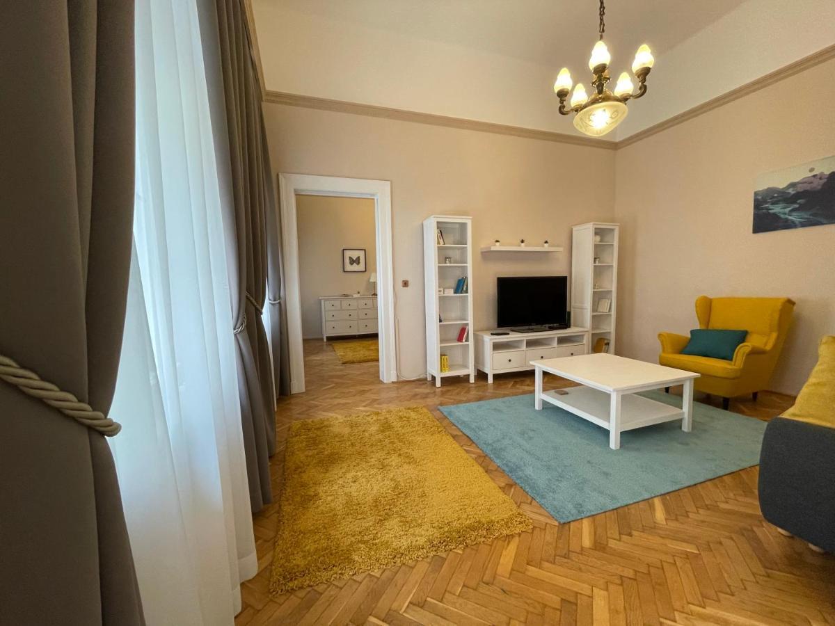 Fullmoon Apartments 1 Σέγκεντ Εξωτερικό φωτογραφία
